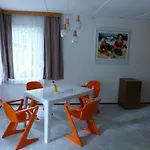 Ddr Direkt Am Auf Ruegen Hébergement de vacances Dranske