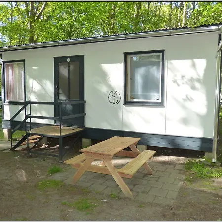 Ddr Bungalow Direkt Am Strand Auf Rügen * Dranske